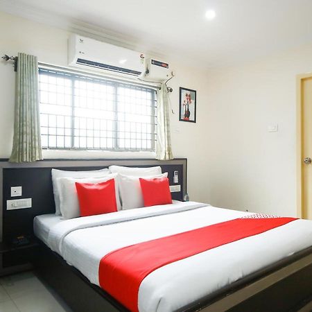 Madrasi Airport Hotel - Saibala Chennai Luaran gambar