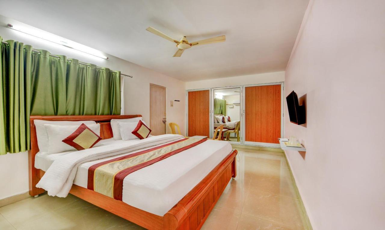 Madrasi Airport Hotel - Saibala Chennai Luaran gambar