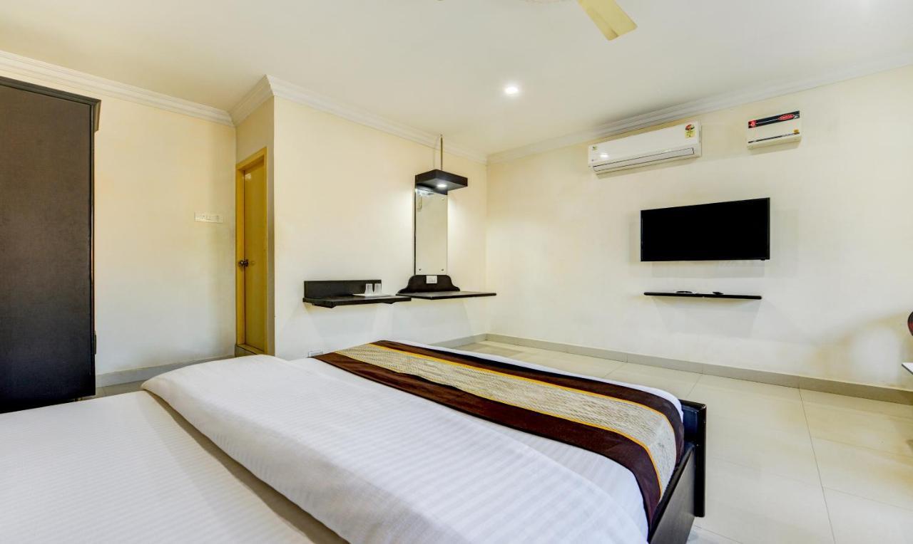 Madrasi Airport Hotel - Saibala Chennai Luaran gambar