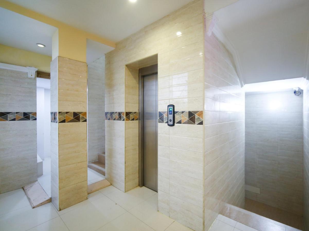 Madrasi Airport Hotel - Saibala Chennai Luaran gambar