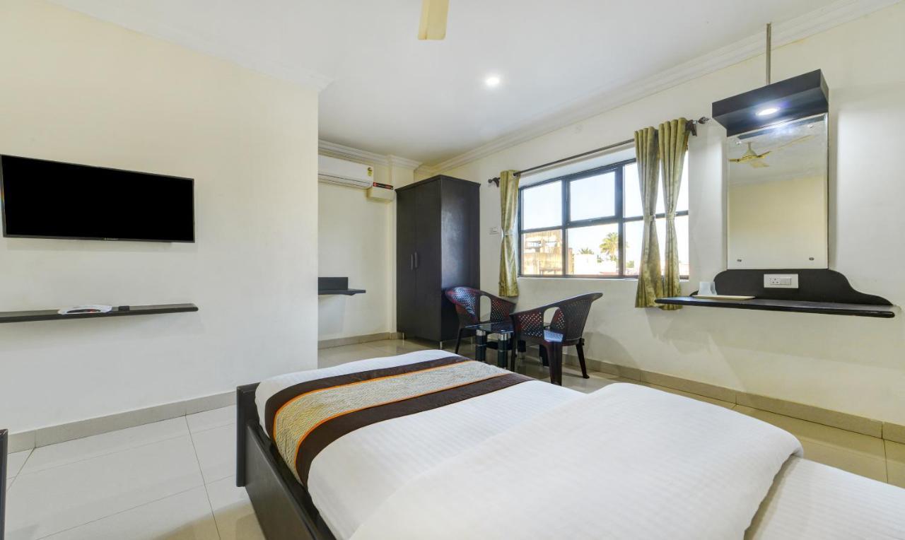 Madrasi Airport Hotel - Saibala Chennai Luaran gambar